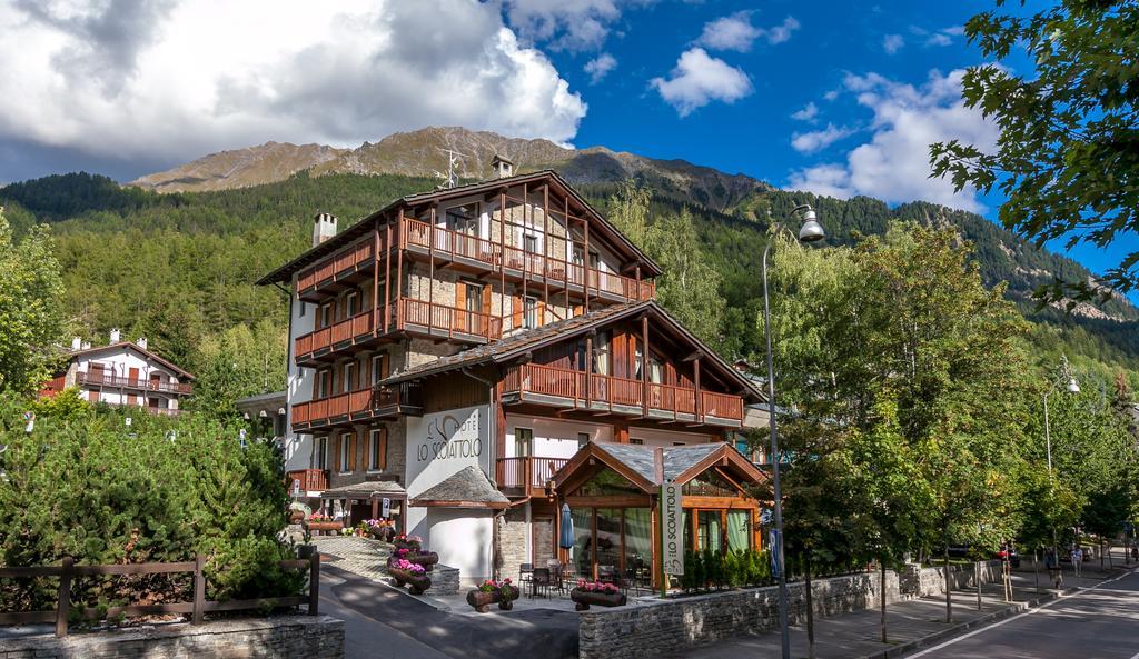 Hotel Lo Scoiattolo Courmayeur Exteriör bild