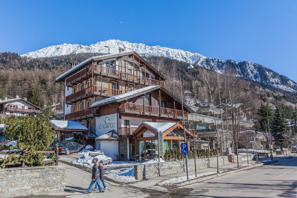 Hotel Lo Scoiattolo Courmayeur Exteriör bild